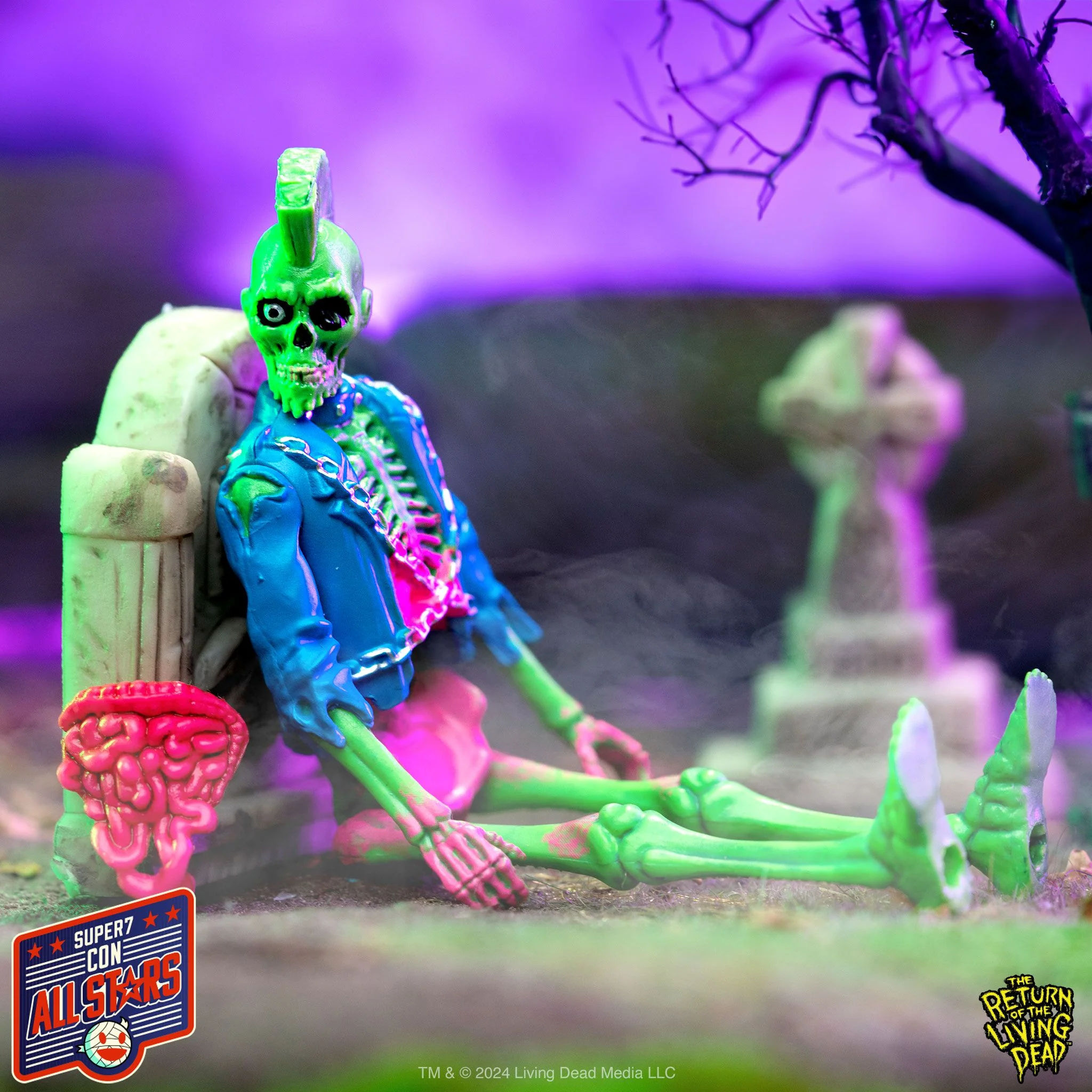 Return of the Living Dead ReAction Figures Wave 3 - Poster Zombies (Blacklight) 5 Return of the Living Dead ReAction Figures Wave 3 - Poster Zombies (Blacklight)