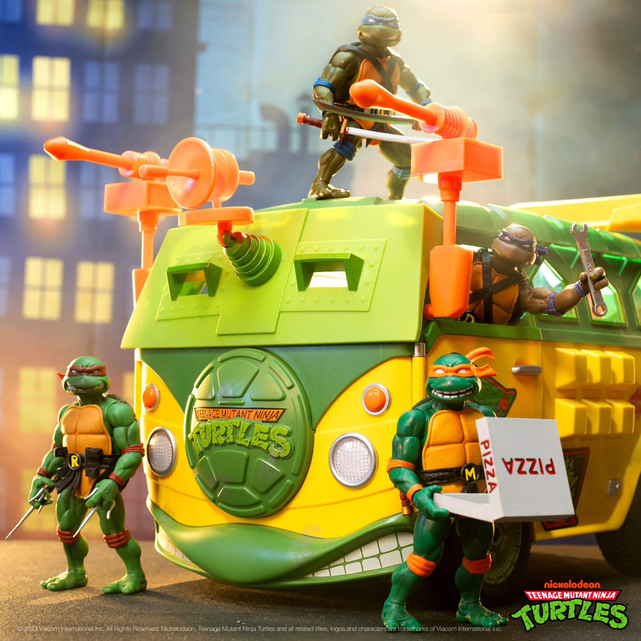 Teenage Mutant Ninja Turtles ULTIMATES! Vehicle - Party Wagon 4 Teenage Mutant Ninja Turtles ULTIMATES! Vehicle - Party Wagon
