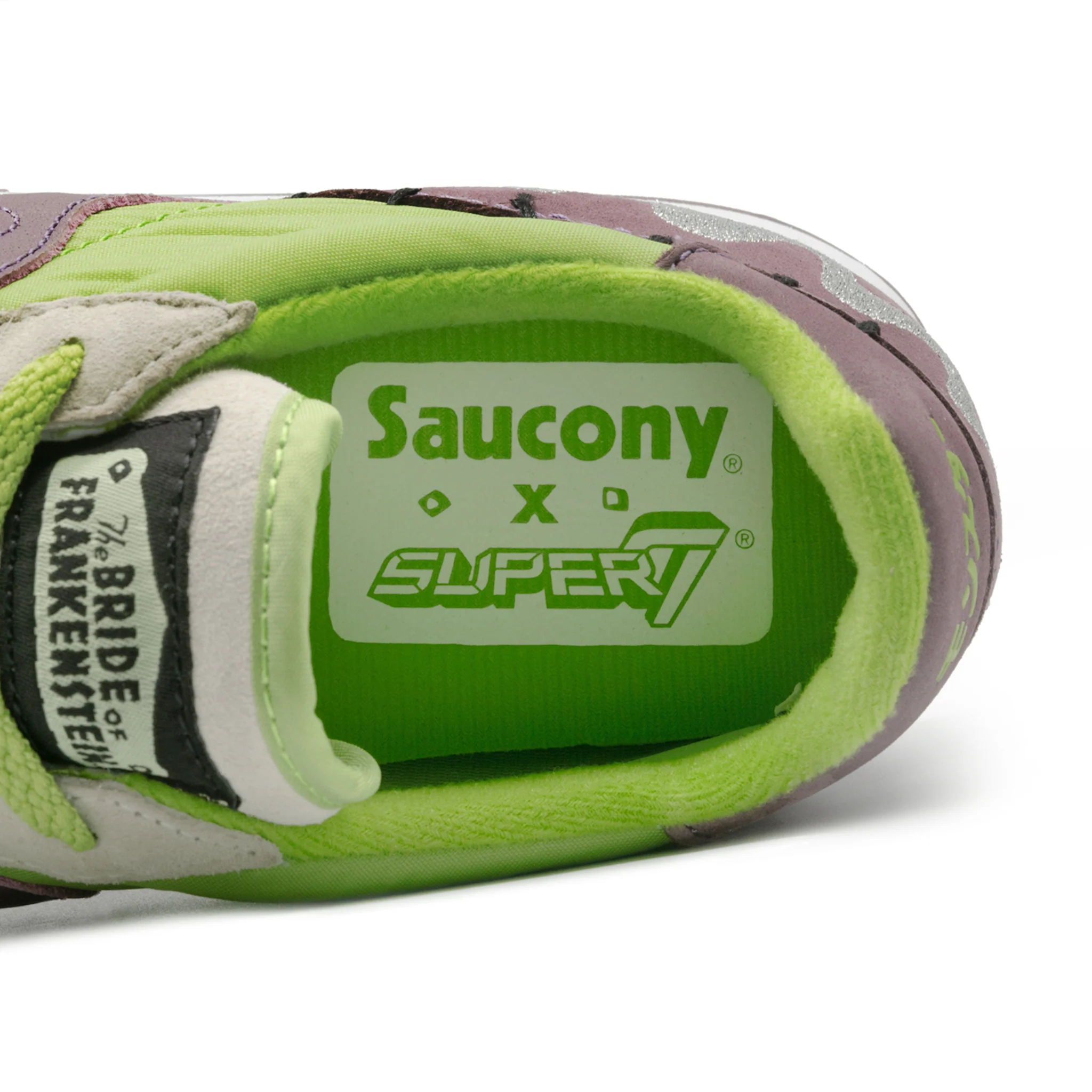 Super7 Saucony Universal Monsters Shoe - Bride of Frankenstein 6 Super7 Saucony Universal Monsters Shoe - Bride of Frankenstein