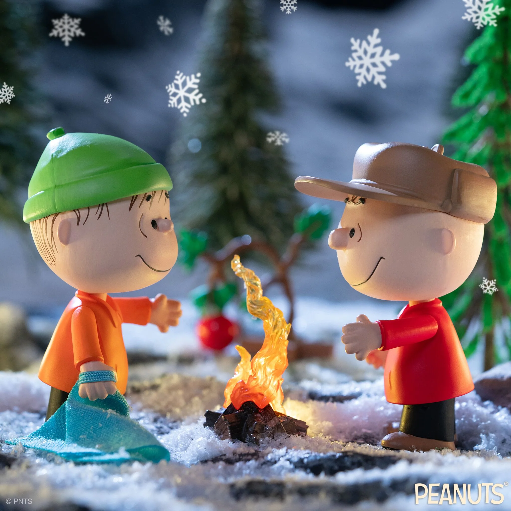 Peanuts ReAction Figures Wave 06 (Holiday Box Set) - Charlie Brown with Sad Christmas Tree and Linus 7 Peanuts ReAction Figures Wave 06 (Holiday Box Set) - Charlie Brown with Sad Christmas Tree and Linus