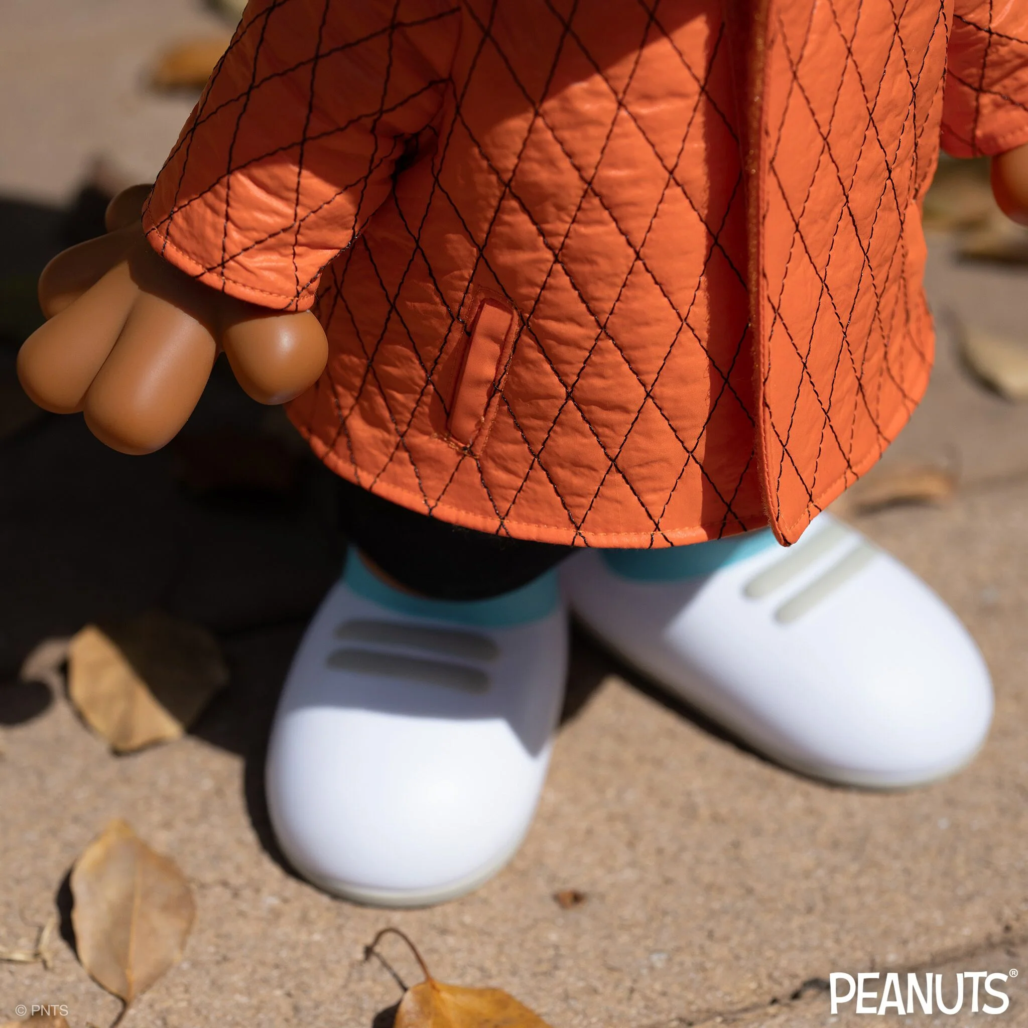 Peanuts SuperSize Vinyl Figure - Franklin Jacket 4 Peanuts SuperSize Vinyl Figure - Franklin Jacket