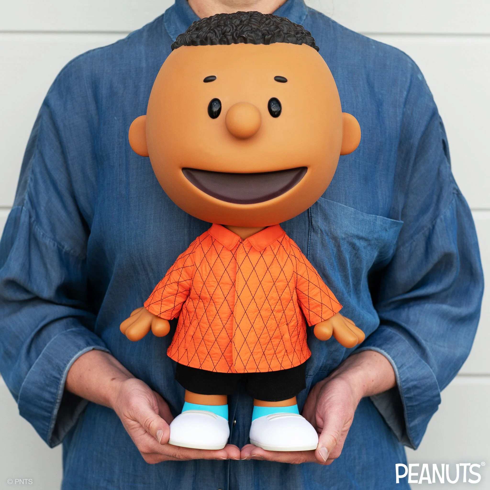 Peanuts SuperSize Vinyl Figure - Franklin Jacket 5 Peanuts SuperSize Vinyl Figure - Franklin Jacket